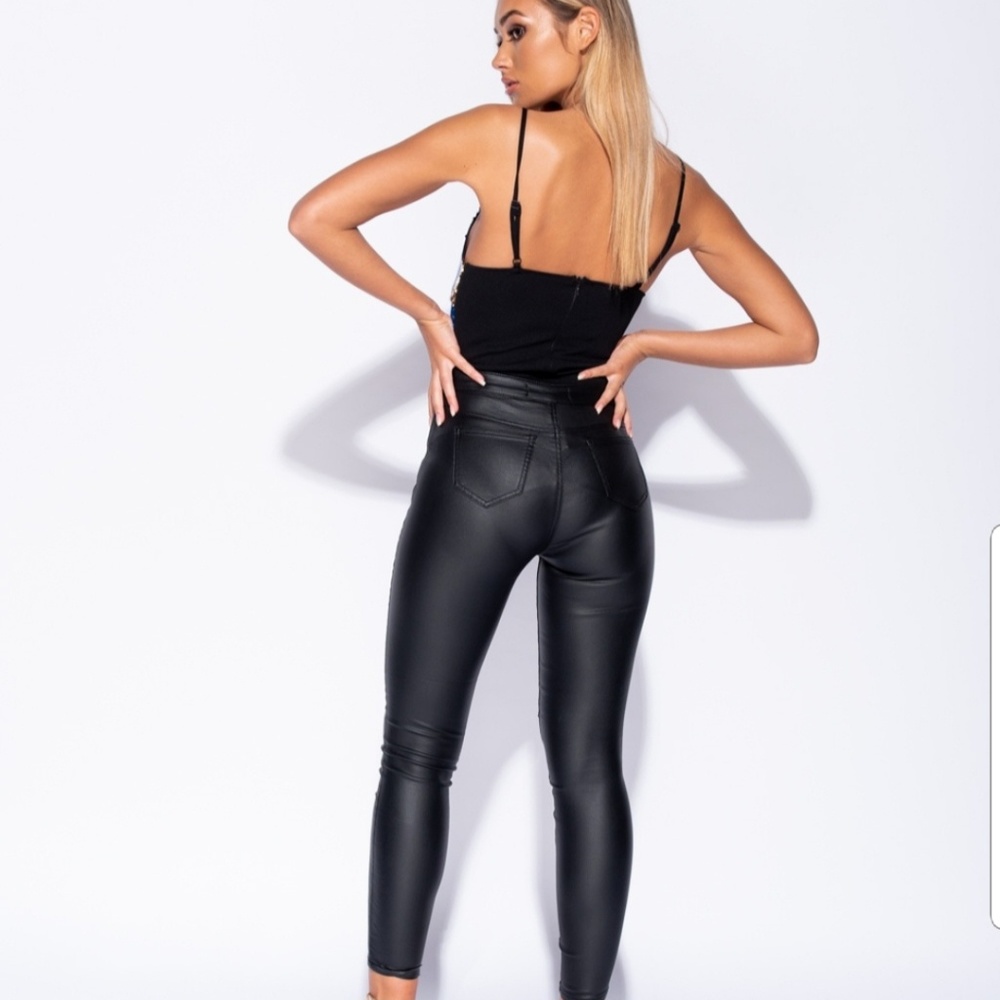 🔥LAST ONE🔥Sequinced Bodysuit - Picture 3 of 6